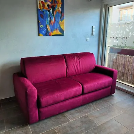 Flat Apartment *